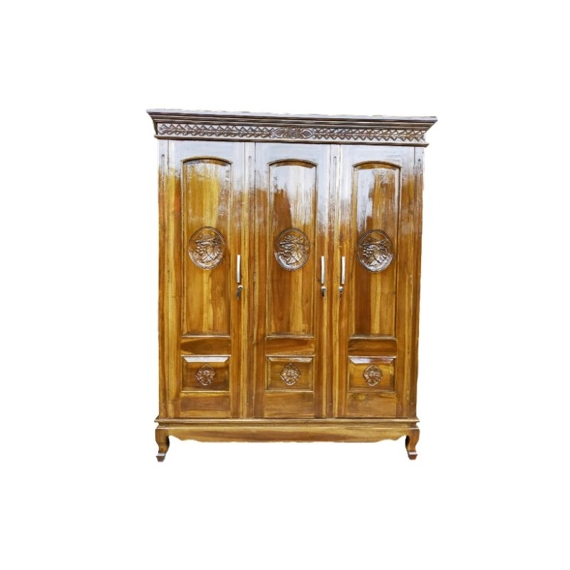 LEMARI PAKAIAN KAYU 3 PINTU