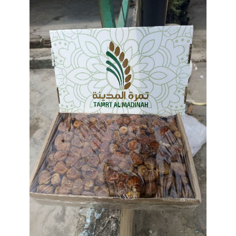 

Kurma Sukkari Premium Tamrt Al Madinah 3kg