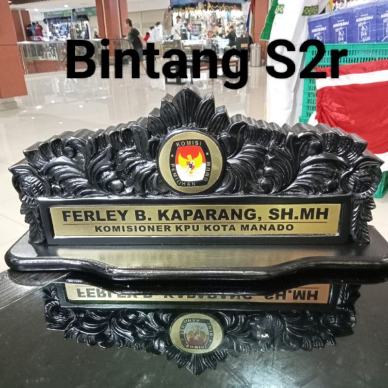 

papan nama meja plus logo kayu jati.