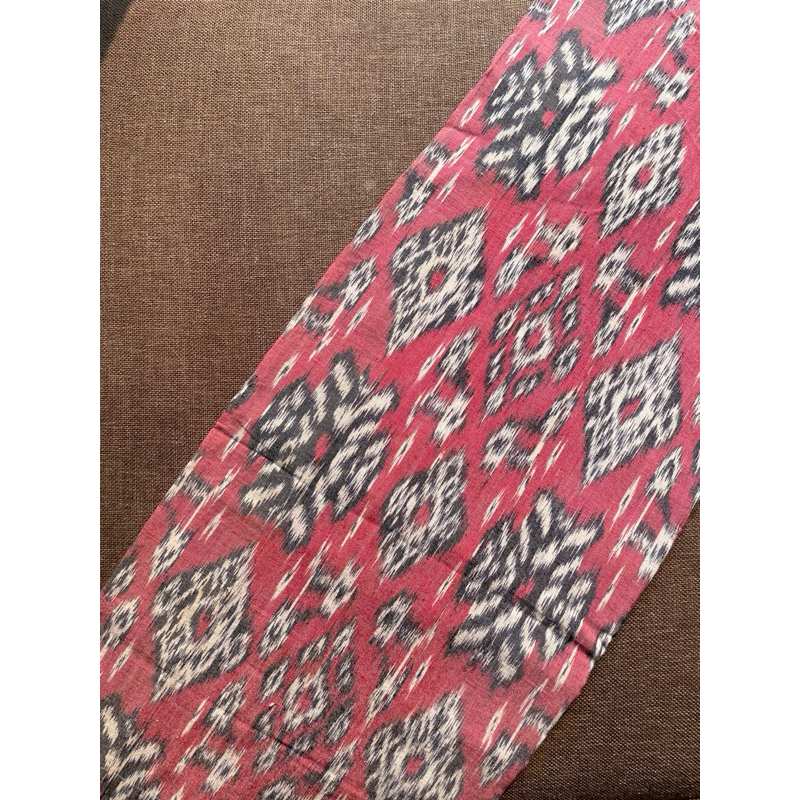 Preloved - Kain Tenun Pasar Wastra Swargem (Pink-Abu)