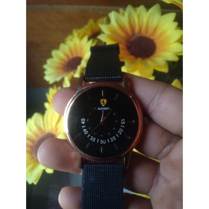 jam Ferrari second