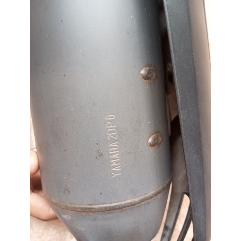 Knalpot nmax old standar ori yamaha untuk mines leheran damping agak penyok kecil sedikit tapi aman 