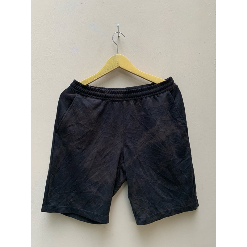celana pendek olahraga uniqlo size fit 30-33 hitam second bekas preloved thrift murah0
