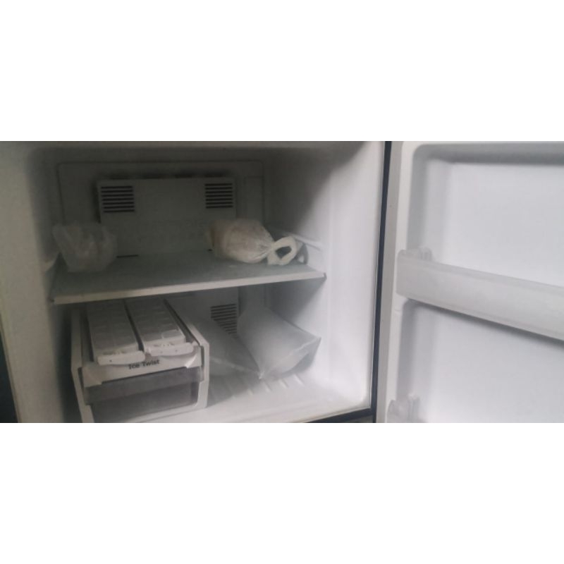 Preloved Kulkas Panasonic NR-B229S