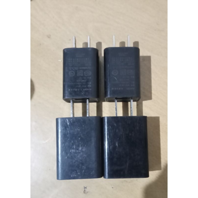 charger Xiaomi distri hitam 2A second ori bawaan HP, tanpa kabel