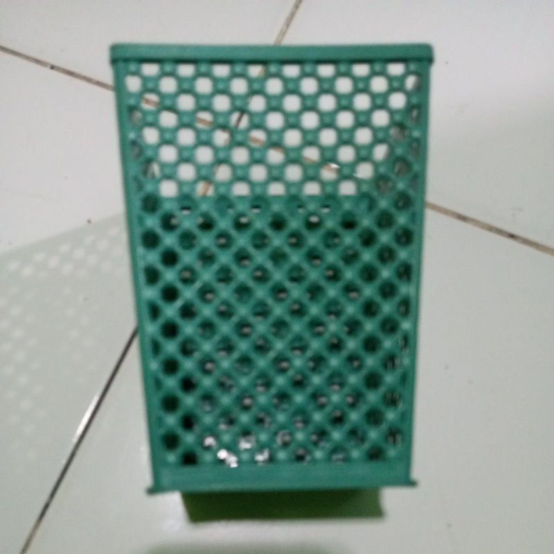 

tempat pensil/sendok