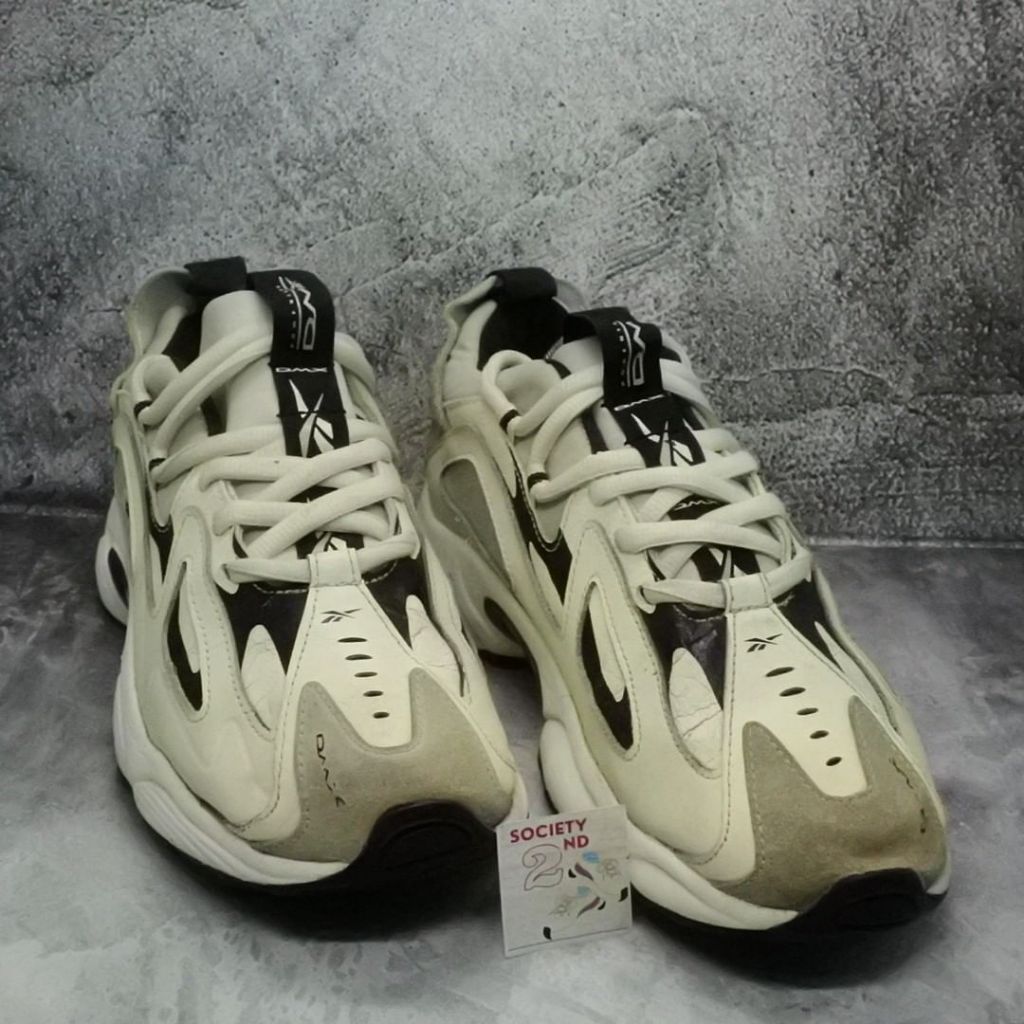 Sepatu Casual - R33b0k DMX Series 1200LT 'Sand' Size: 42.5