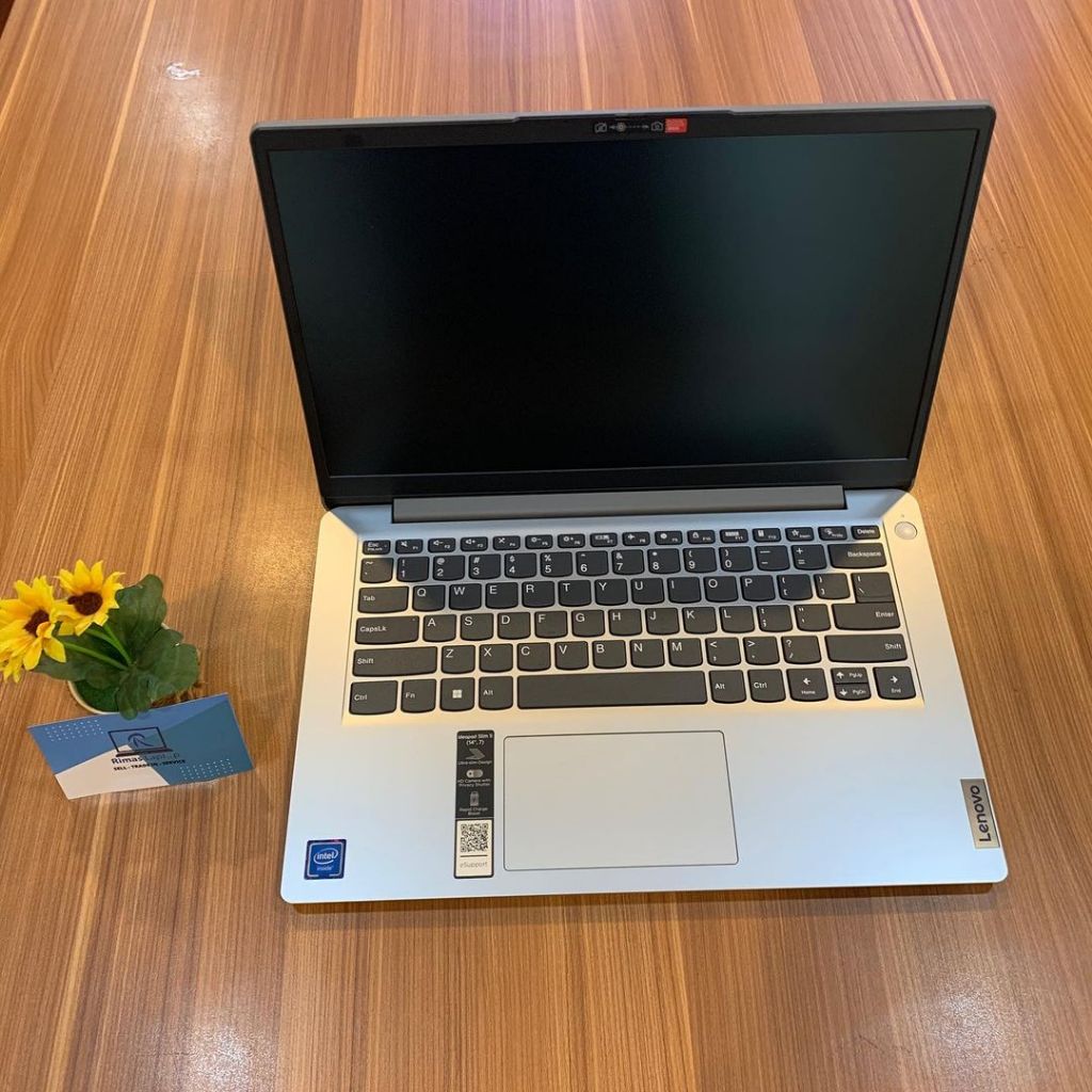 LENOVO IDEAPAD SLIM RAM 8 GB + SSD 256 GB | BARU