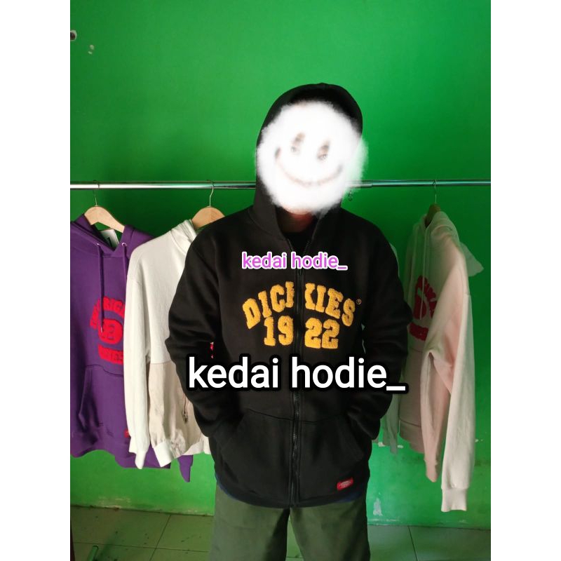 DICKIES BORDIR TOWEL HITAM (BARU/ BUKAN BEKAS)