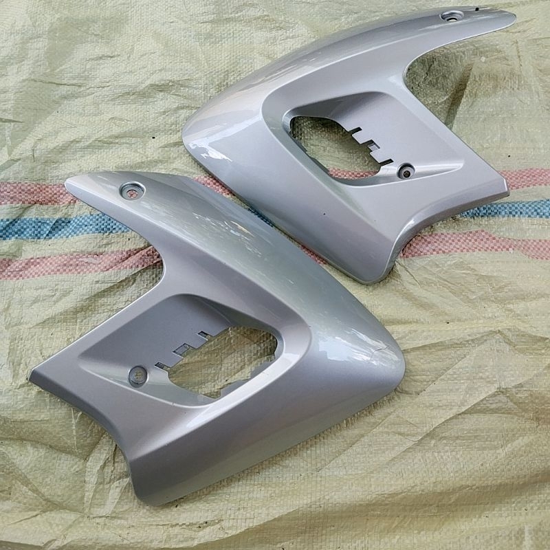 Shroud kupingan tangki Tiger revo awal warna silver original