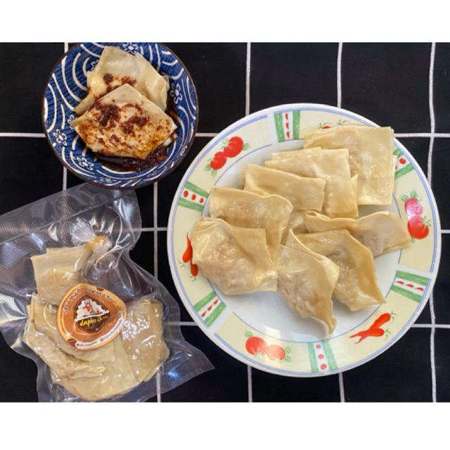 

pangsit chili oil frozen food (homemade)