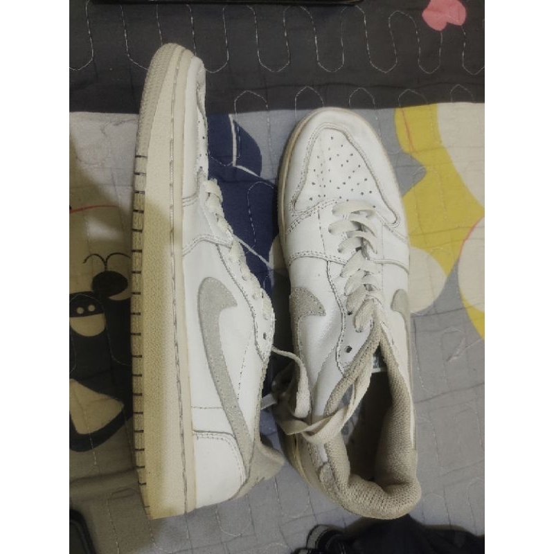 AJ low size 40
