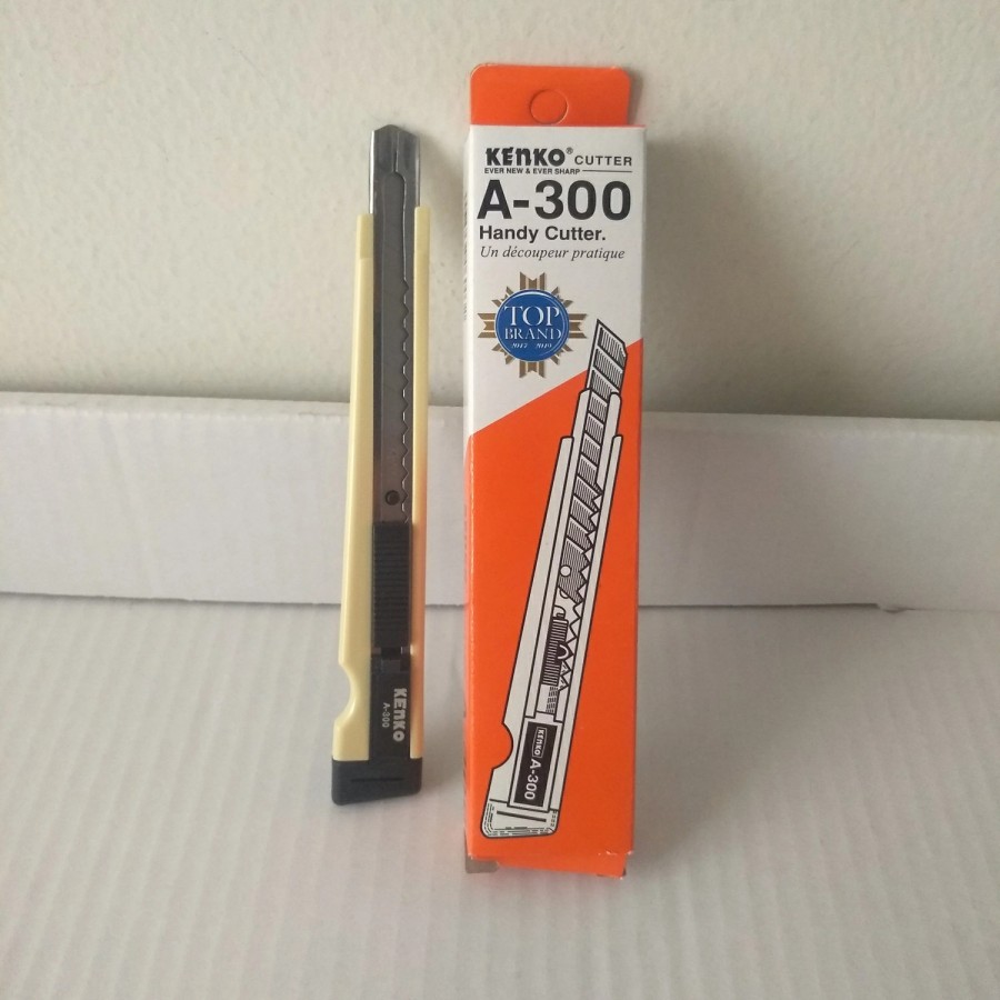 

CUTTER KENKO KECIL A-300 l PISAU KERTAS