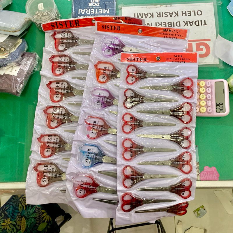 

[12 PCS] SISTERS GUNTING TANGGUNG TAJAM MURAH KECIL SEDANG BESAR