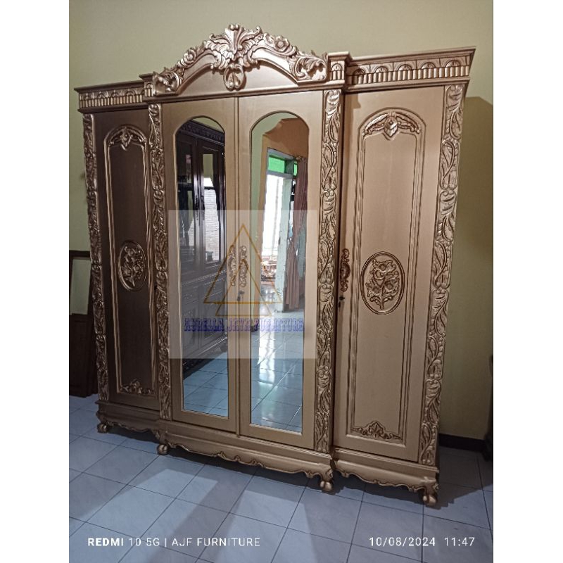 lemari pakaian 4pintu / lemari pakaian gold duco / lemari pakaian 4pintu kayu jati jepara