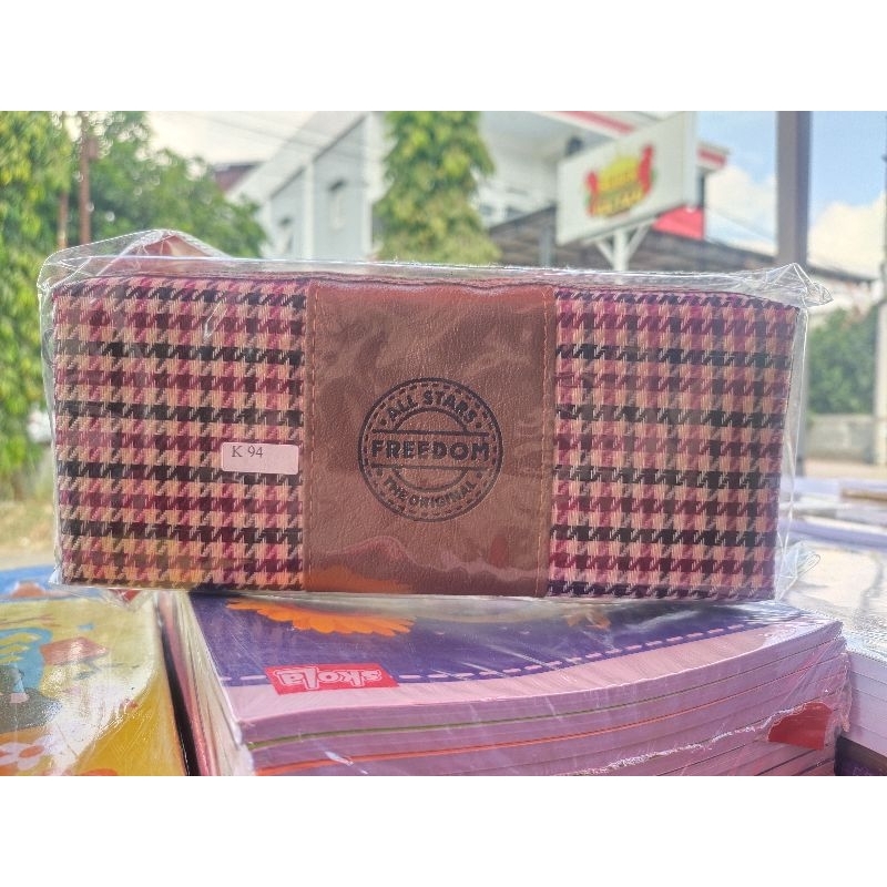 

Kotak Pensil Motif Trendy / Pencil Case K94 Kain Asli Termurah