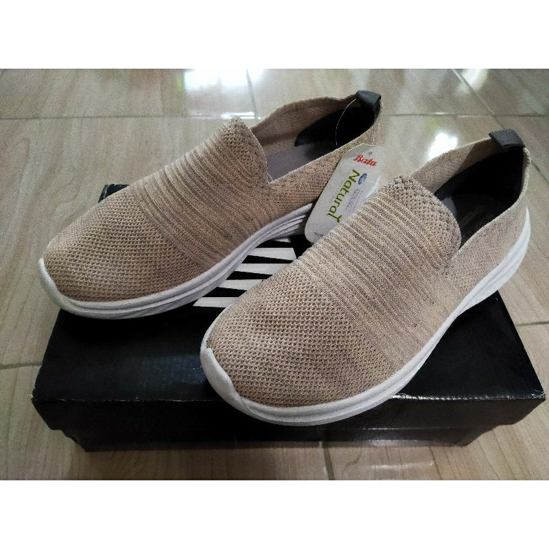 slip on  BATA "North Star" Natural