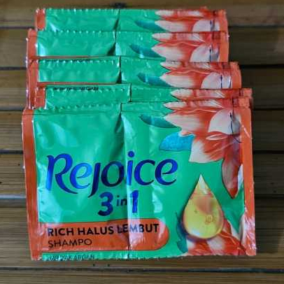 Shampo Rejoice 1 Renteng isi 12 Sachet