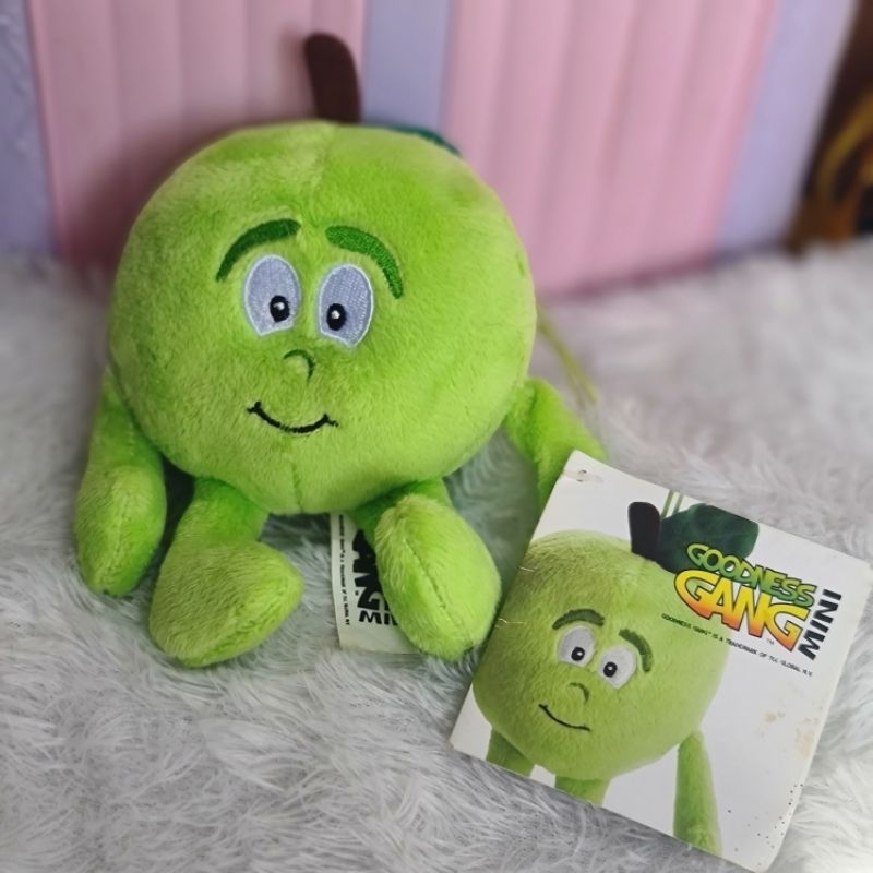 Boneka Buah Apel