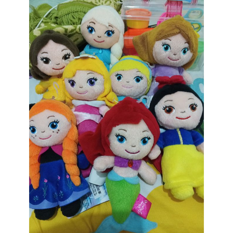 Boneka boneka Disney princess