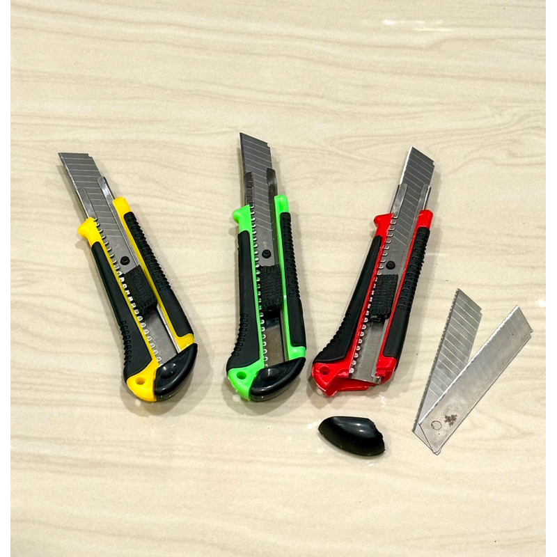 

FIT Pisau cutter tajam papan BIRU Pisau karpet ( HARGA 1 BUAH gg ) + ( anak pisau 3buah ) SHARP CUTTER KNIFE CUTER isi 1pcs mata pisau cutter pisau kulit pisau ukir MURAH BAGUS fit
