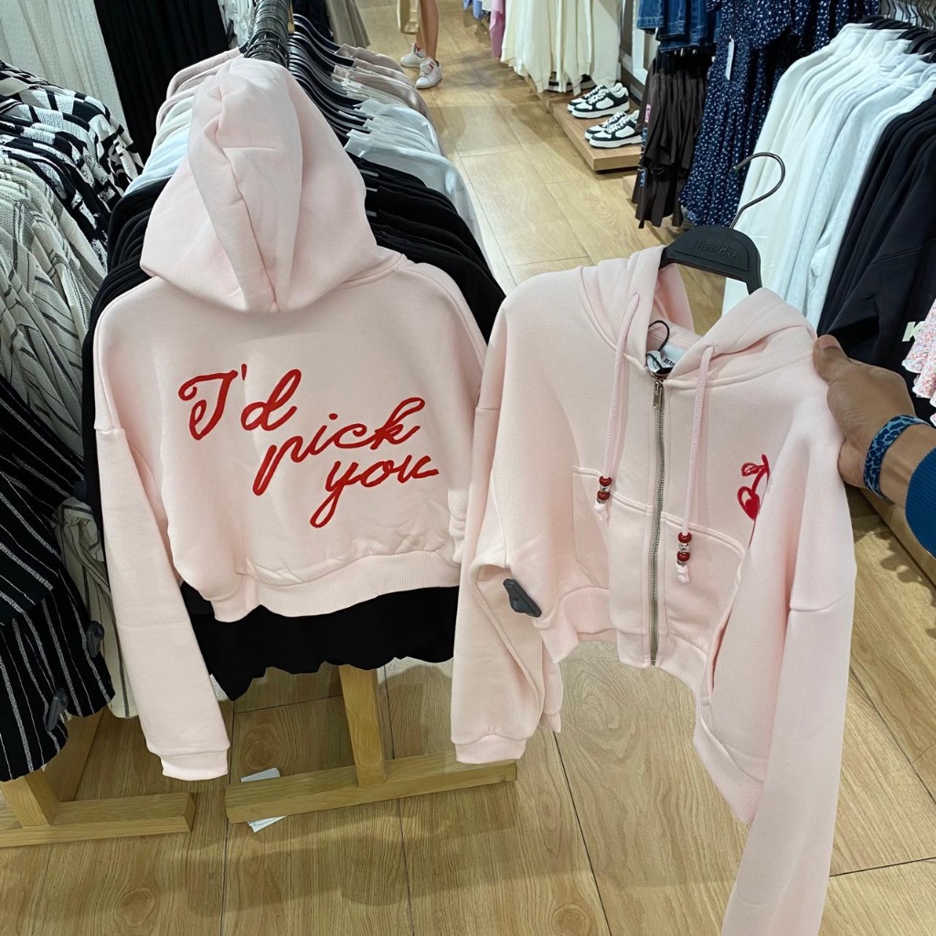 Jastip. Hoodie Crop Bershka (Women)