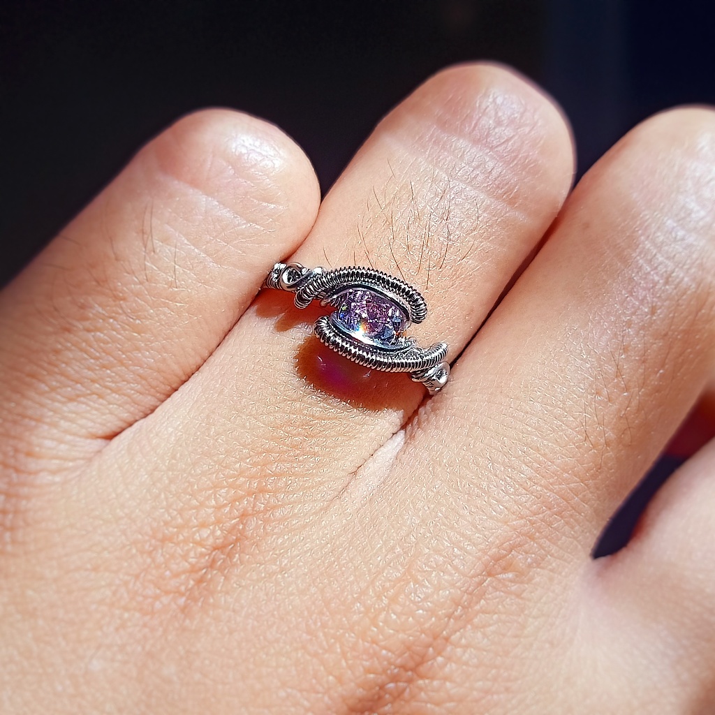 Cincin Kawat Stainless Cubic Zirconia Pink