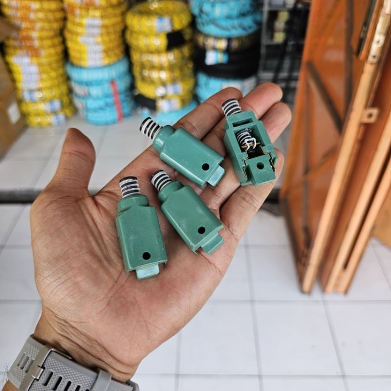 Switch Lampu Rem Belakang Vespa PTS Special Smallframe Original NOS Milano