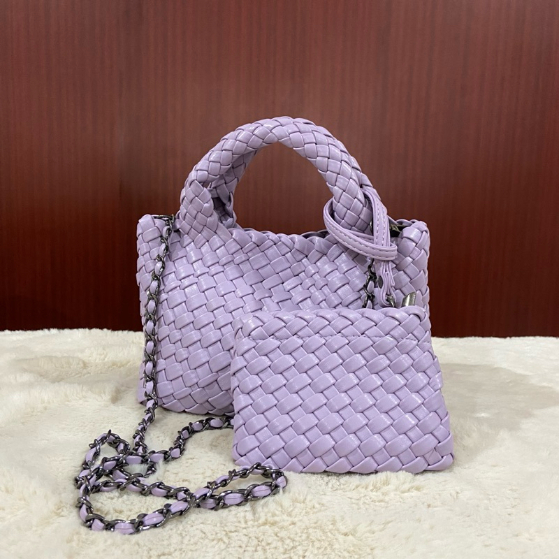 Leather bag // Leather sling bag // Mini sling bag // Sling bag anyam // Sling bag kulit // tas lila