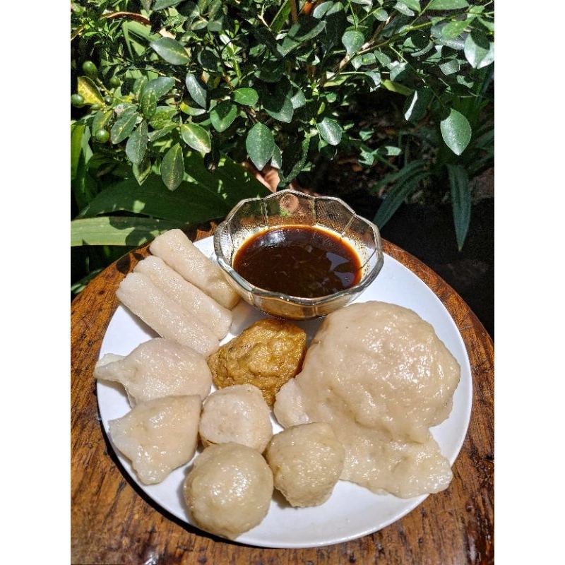 

Pempek Palembang Premium Ikan Gabus (beku) Wong Kito