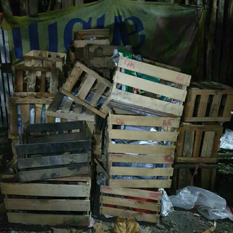 kotak bekas buah masih utuh dan bagus kuat / kotak pcking / kotak kayu kotak bahan meja kursk meb ba