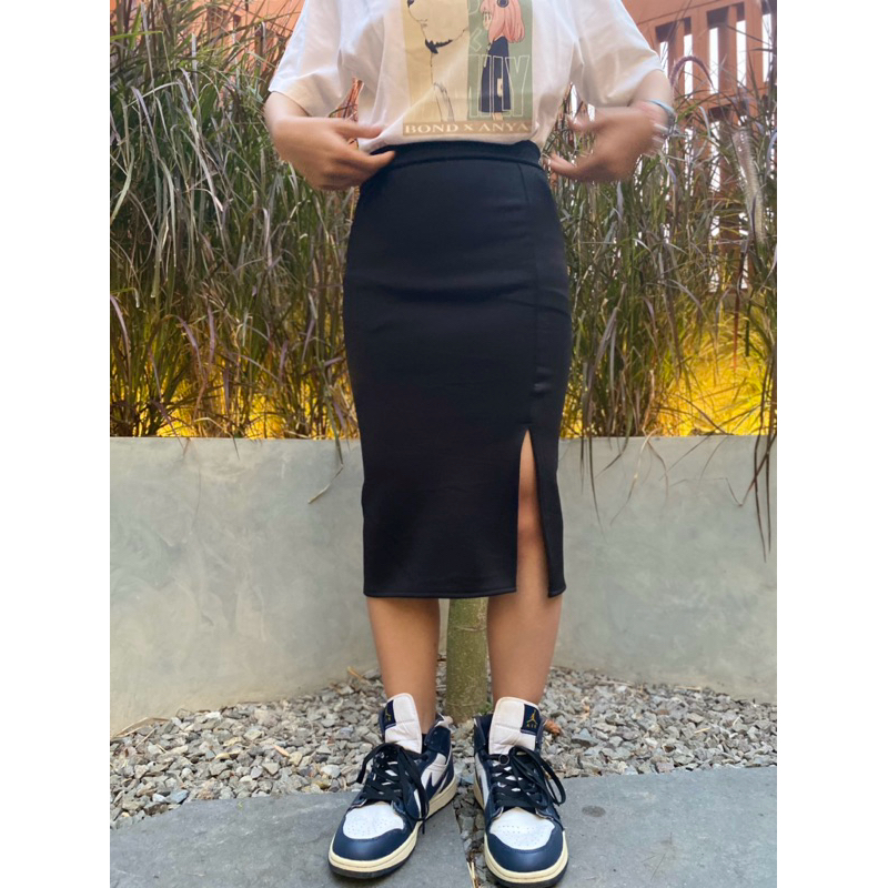 MINI ROK span pendek model 3/4 panjang selutut aya belah sedikit di pinggir BEST SELLER