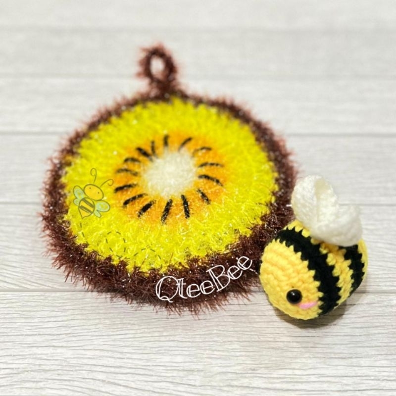 Golden Kiwi scrubber / dish scrubber / sabut cuci piring / non-scratch scrubber / handmade