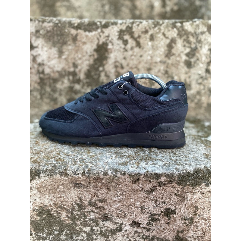 (AGMSNKR) NEW BALANCE 574 FULL BLACK PREMIUM IMPORT