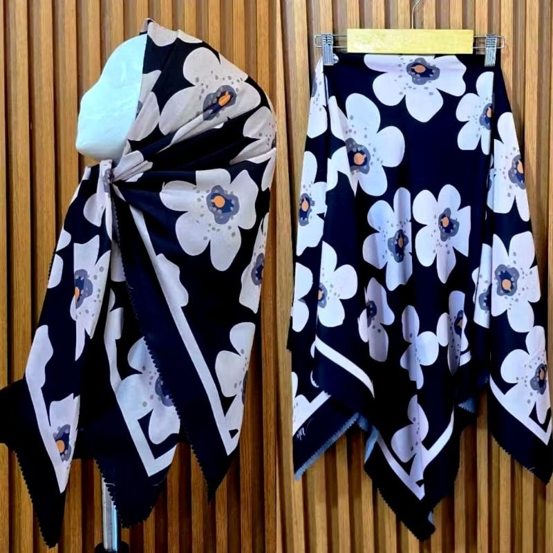 KERUDUNG SEGI EMPAT VOAL MOTIF BUNGA BESAR HIJAB HITAM PUTIH PREMIUM