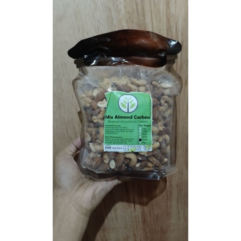 

Almond Mixed Cashew / Kacang Almond / Kacang Mete / Cemilan Sehat 500gr
