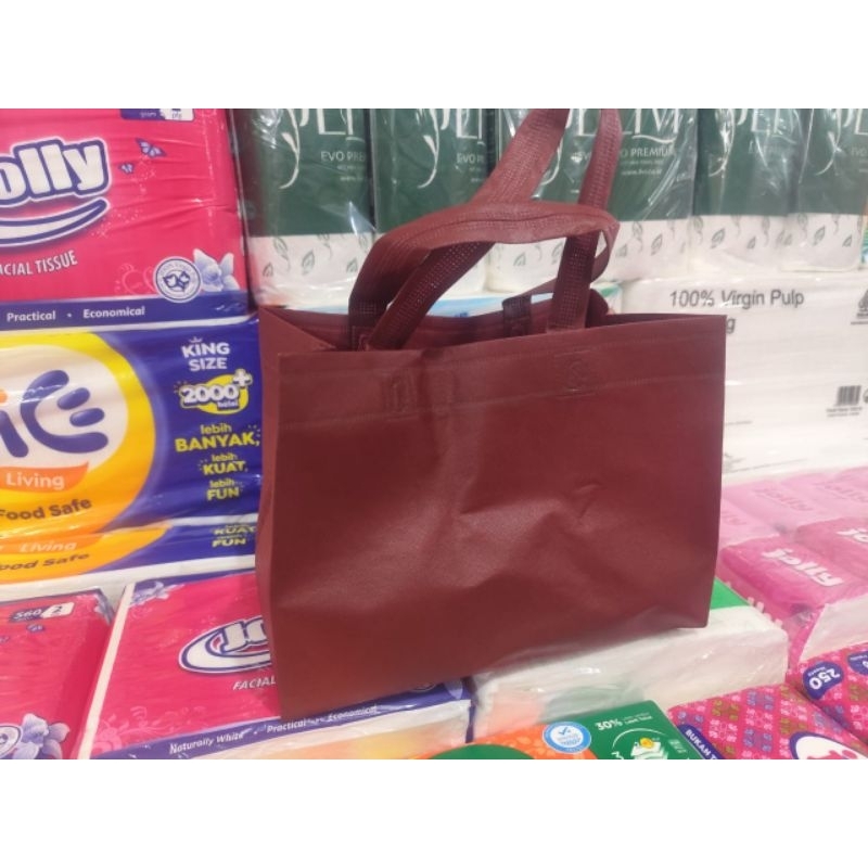 

tas kain spunbond buat bronis 25 dan bento isi 12 pcs bahan tebal