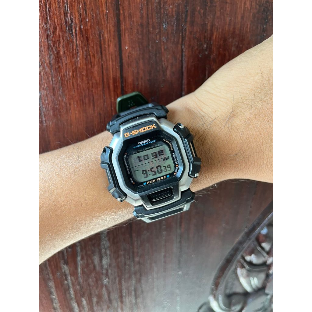 G SHOCK GUNDAM DW-8100