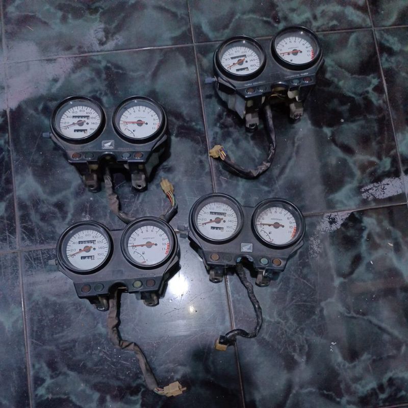 (( TERMURAH )) Spido original Megapro tahun 2005/ Megapro hiu