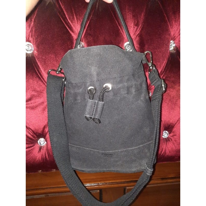 Preloved Slingbag Esquire