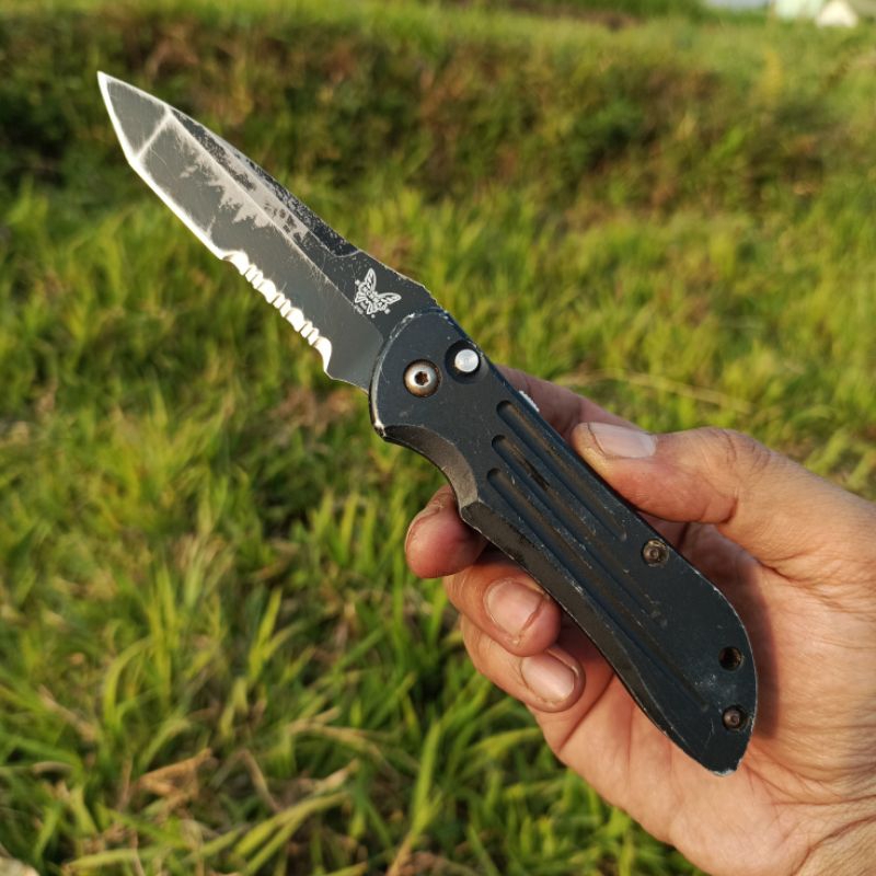 Benchmade 9100BK AUTO Stryker with Safety 3.7" Plain Edge Black Tanto Blade tactical CPM 154CM langk