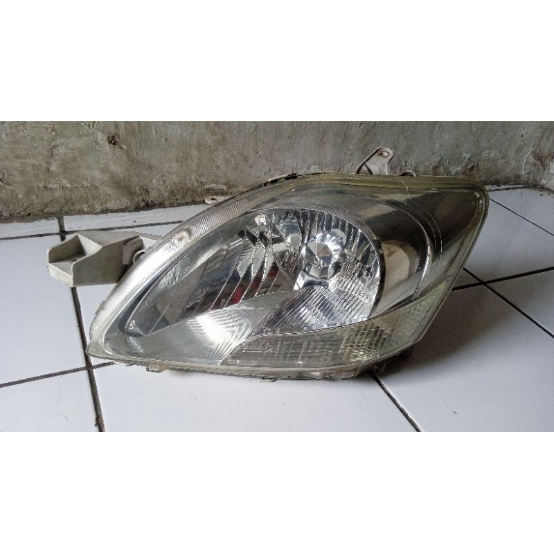 lampu belakang Toyota Vios gen 2 th 2008 -2012 bohlam hid