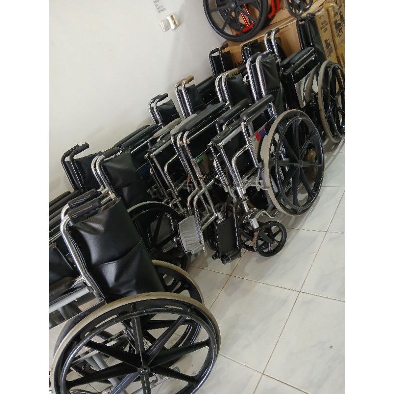 Kursi roda second bekas standar rumah sakit