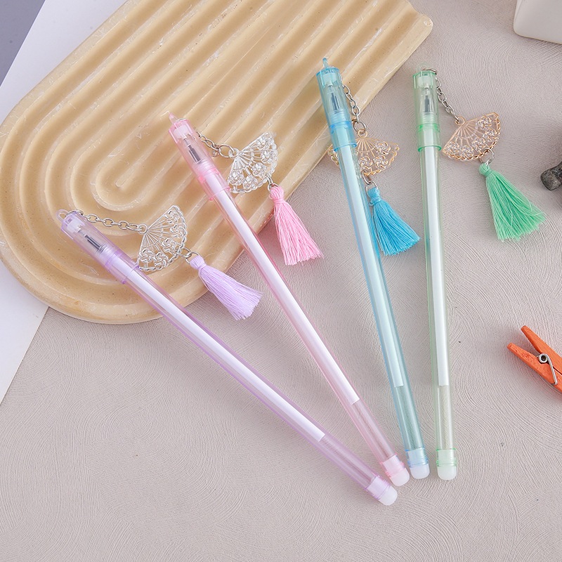 

SELUSIN Pulpen Motif Gantungan Kipas / Pen Gel Tinta Hitam Karakter Unik S0264