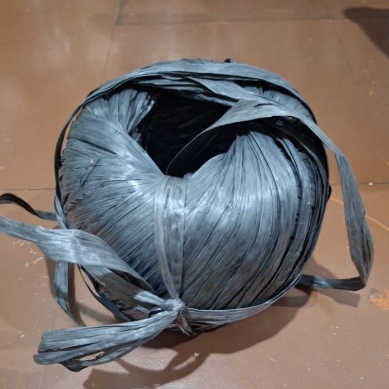 

Tali Rafia REJECK PABRIK Plastik Hitam 1 Kg Roll Gulungan Besar Plastik Tebal Kuat