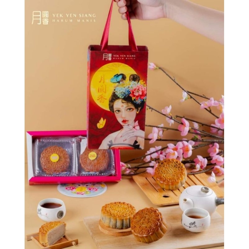 

✔READY‼ MOONCAKE MEDAN 2024 YEK YEN SIANG HARUM MANIS 1BOX ISI 4PC/KUE BULAN YEK YEN SIANG HARUM MANIS MEDAN 2024/MOONCAKE FESTIVAL/MID AUTUMN FESTIVAL/FESTIVAL KUE BULAN 2024