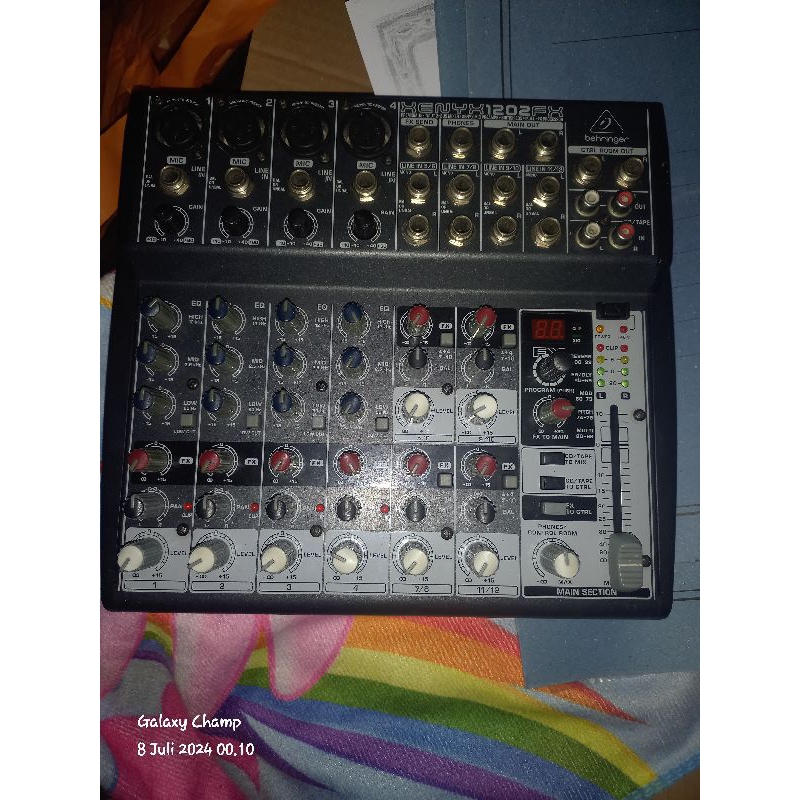 MixerBehringerXenyx1202fx