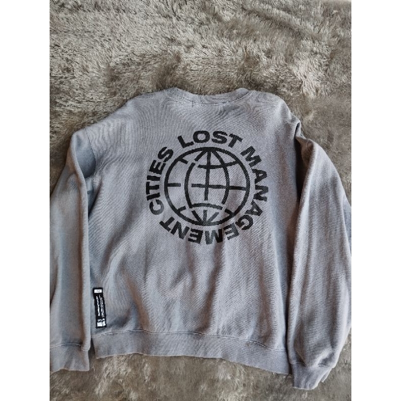 crewneck lmc globe