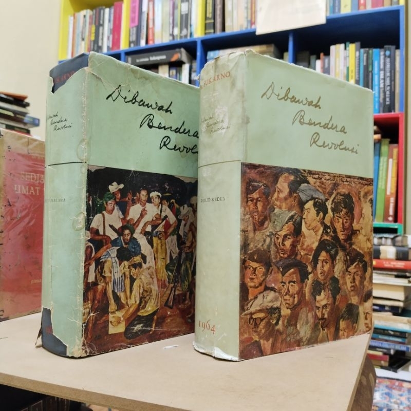 BUKU LANGKA DIBAWAH BENDERA REVOLUSI KARYA IR. SOEKARNO - Jilid 1 & 2 (Lengkap)