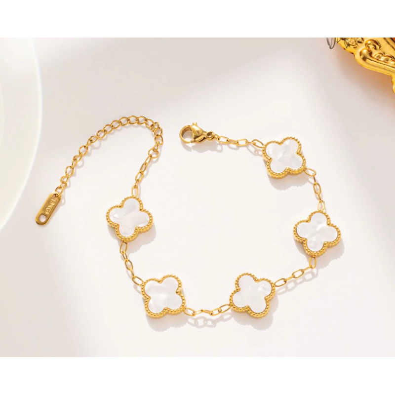 gelang clover  putih titanium